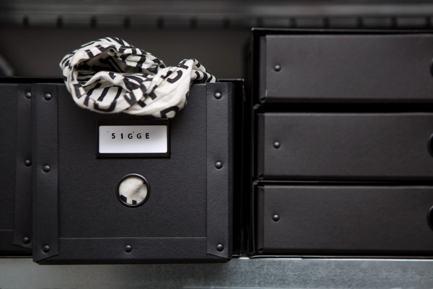 Box Doppelt Graphit 2 Box Doppelt Graphit – Bild 2